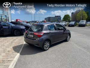 Toyota Yaris HYBRID 5DR LUNA - Image 2