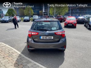 Toyota Yaris HYBRID 5DR LUNA - Image 4