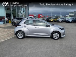 Toyota Yaris hybrid luna - Image 3