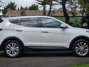 2017 Hyundai Santa Fe 2.2 CRDI PREMIUM 4WD - Image 3