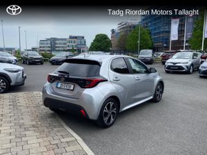 Toyota Yaris Hybrid 115 L-SPORT - Image 2