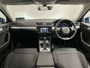 Skoda Superb Ambition DSG 2.0tdi 150BHP - Parking - Image 4