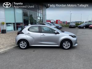 Toyota Yaris HYBRID LUNA 4DR AUTO - Image 3