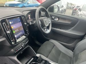 Volvo XC40 BEV 231hp Plus - Image 3