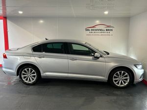 Volkswagen Passat Business 2.0 TDI Manual 6speed - Image 2