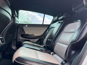 181 KIA SPORTAGE 1.7 114BHP GT LINE - Image 3