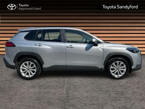 Toyota Corolla Cross Luna 1.8 Hybrid // Rear Came - Image 3