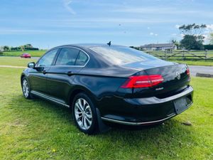 Volkswagen Passat Highline Leather Interior  fina - Image 3