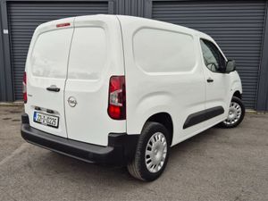 Opel Combo L1h1-1.5 100PS Diesel 6speed Manual - Image 4