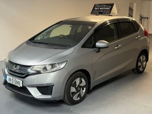 2014 Honda Fit 1.5 Hybrid auto Leather 43K Miles - Image 2