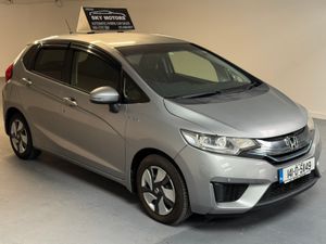 2014 Honda Fit 1.5 Hybrid auto Leather 43K Miles - Image 3