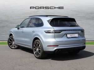 Porsche Cayenne E-hybrid - Image 2