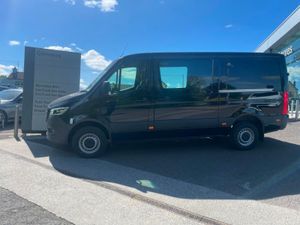 Mercedes-Benz Sprinter 319 MWB Low Roof - Image 2
