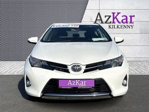 Toyota Auris 2015 D-4d Aura 1.4d  64 P/W With NO - Image 2
