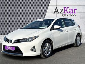 Toyota Auris 2015 D-4d Aura 1.4d  64 P/W With NO - Image 3