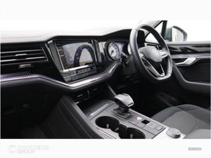 Volkswagen Touareg 3.0 V6 TDI 4motion 231 SE 5dr - Image 2