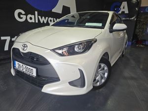 Toyota Yaris X 1.0 Automatic-67 Km-rr Camera- New - Image 2