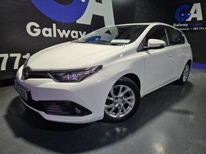 Toyota Auris 1.6 D4d-rear Camera Model-fully Serv - Image 2