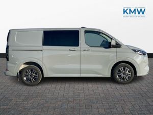 Ford Transit Custom 2.5 SWB Limited Crew Cab  2.5 - Image 3