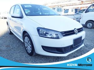 Volkswagen Polo 1.2 TSI Comfortline Petrol Automa - Image 2