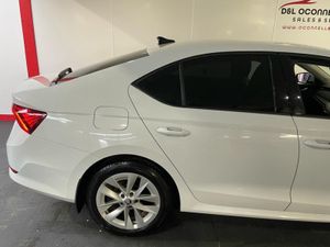 Skoda Octavia Ambition 2.0 TDI 115HP 5DR - Image 2