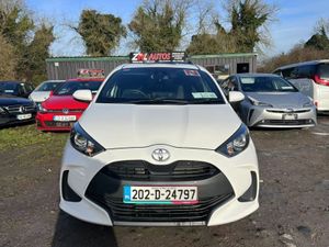 202 Toyota Yaris  1.0 Autos - Image 3