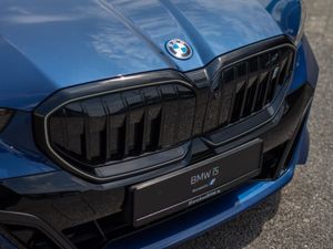 BMW i5 Edrive40 Touring M Sport Pro - Image 3