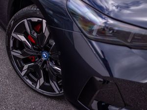 BMW i5 M60 - Image 2