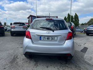Toyota Yaris 2017 - Image 2