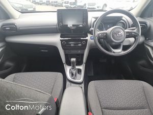 Toyota Yaris Cross 1.5 Hybrid CVT Luna Automatic - Image 3