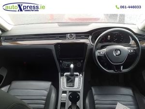 Volkswagen Passat 2.0 TDI Elegance Line Automatic - Image 2