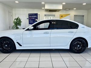 2018 BMW 530E G30 MSPORT 24,000KMS HUGE SPEC - Image 2