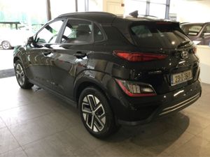 Hyundai Kona Premium 64 kW Long Range Battery - Image 3