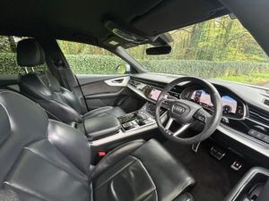 192 AUDI Q8 50TDI S LINE FLORETT SILVER - Image 4