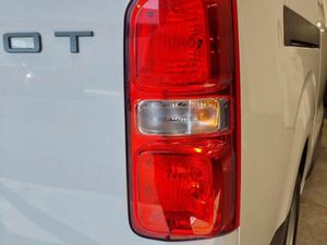Peugeot Expert 1.5 Bluehdi 120 Professional Van - Image 2
