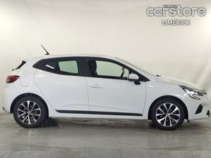 Renault Clio Iconic TCe 90 Auto CVT - Image 2