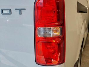 Peugeot Expert 1.5 Bluehdi 120 Professional Van - Image 2