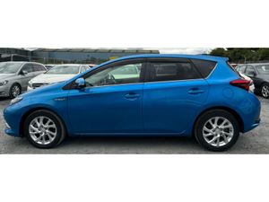 Toyota Auris 1.8 Petrol-Hybrid Automatic Low Milea - Image 4