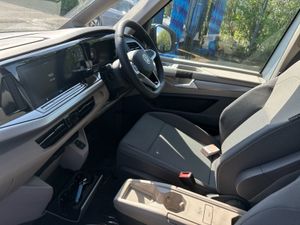 Volkswagen Multivan Life 1.5tsi Phev 240Bhp LOH 4 - Image 3