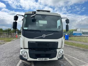 2021 Volvo Johnston Sweeper - Image 2