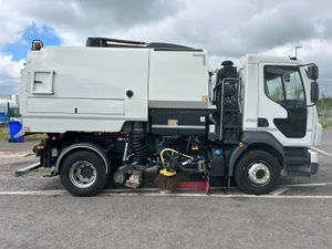 2021 Volvo Johnston Sweeper - Image 4