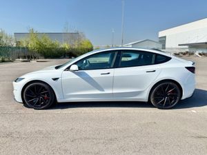 Tesla Model 3 Performance - Image 2