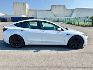Tesla Model 3 Performance - Image 3