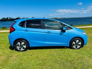 Honda Fit 1.5 Hybrid Stunning Car - Image 4