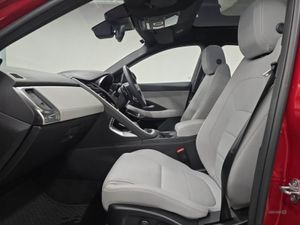 Jaguar E- PACE 2.0 D200 R-dynamic SE Black 5dr Au - Image 3