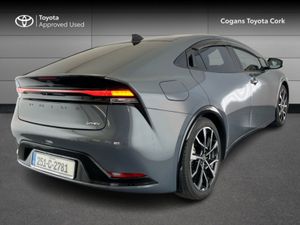 Toyota Prius Plug-in Hybrid - Image 2