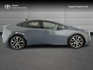 Toyota Prius Plug-in Hybrid - Image 3