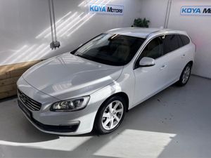 Volvo V60 T4 1.6 SE Luxury Petrol Auto // Full Le - Image 2