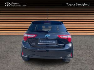 Toyota Yaris Hybrid Design Automatic // Rear Came - Image 4
