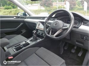 Volkswagen Passat 2.0 TDI EVO SCR SE Nav 4dr - Image 2